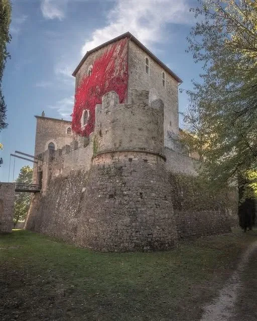 castello di gagliano aterno